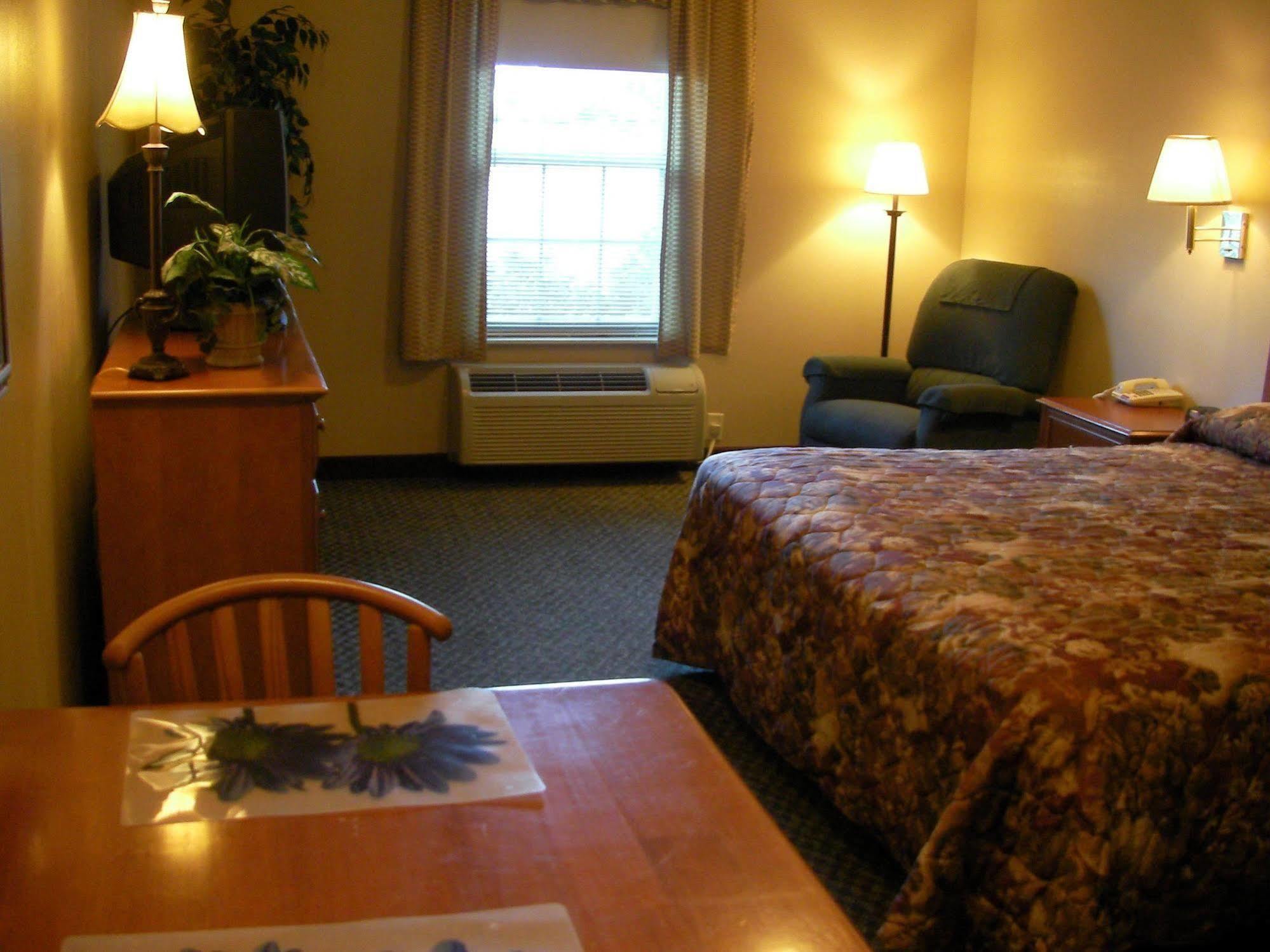 Days Inn & Suites By Wyndham Sellersburg Quarto foto